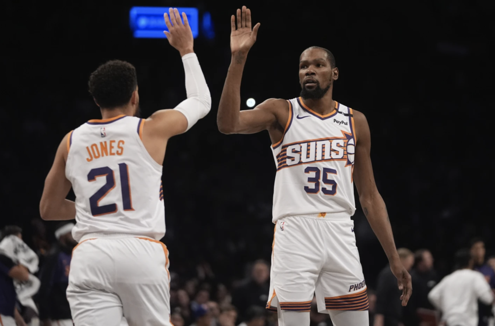 关于勇士强势美国男篮，米切尔统治全场的信息