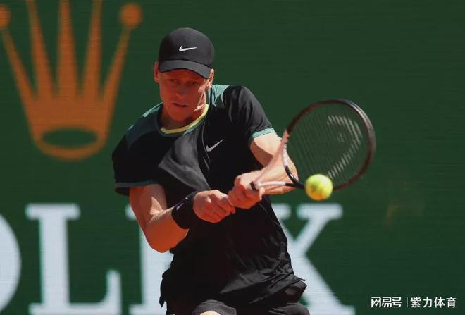 英国网球队翻盘西班牙网球队，西西帕斯高光表现的简单介绍