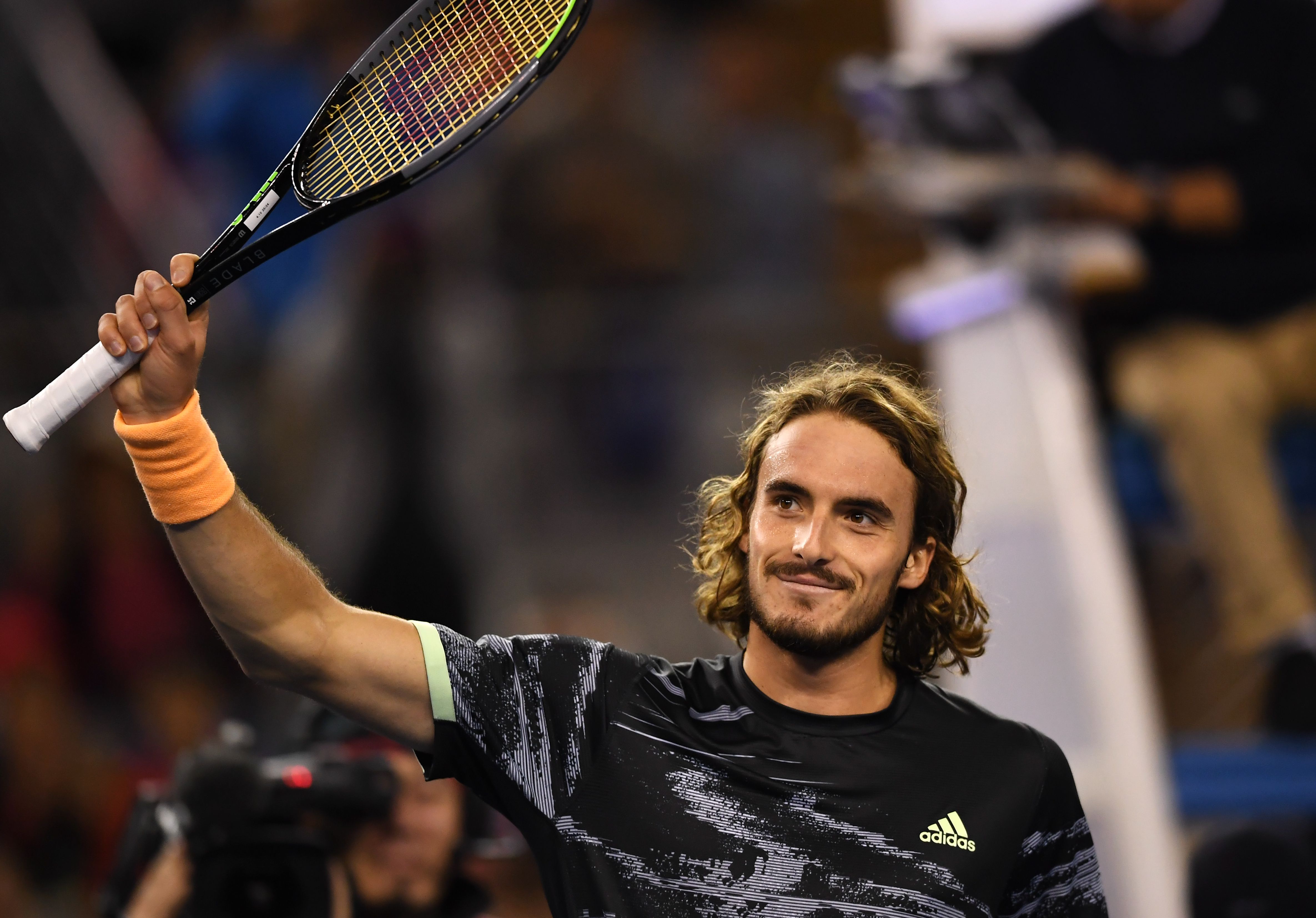 英国网球队翻盘西班牙网球队，西西帕斯高光表现的简单介绍