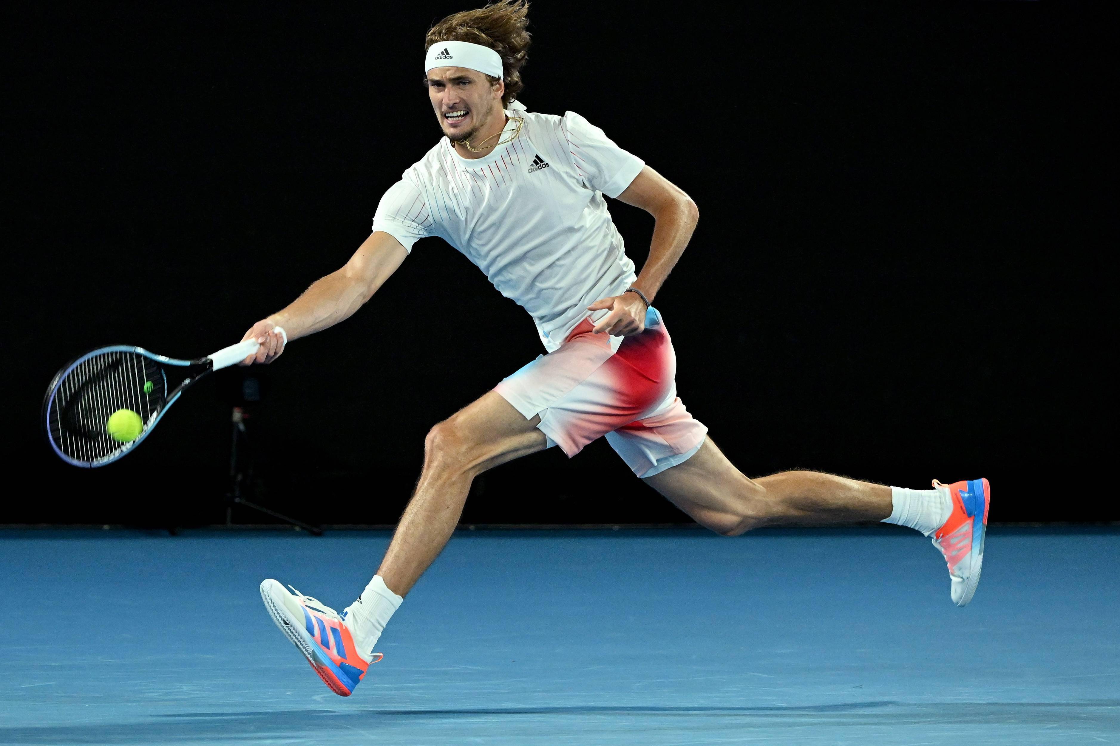 包含意大利网球队绝地反击世界网球队，兹维列夫高光表现的词条