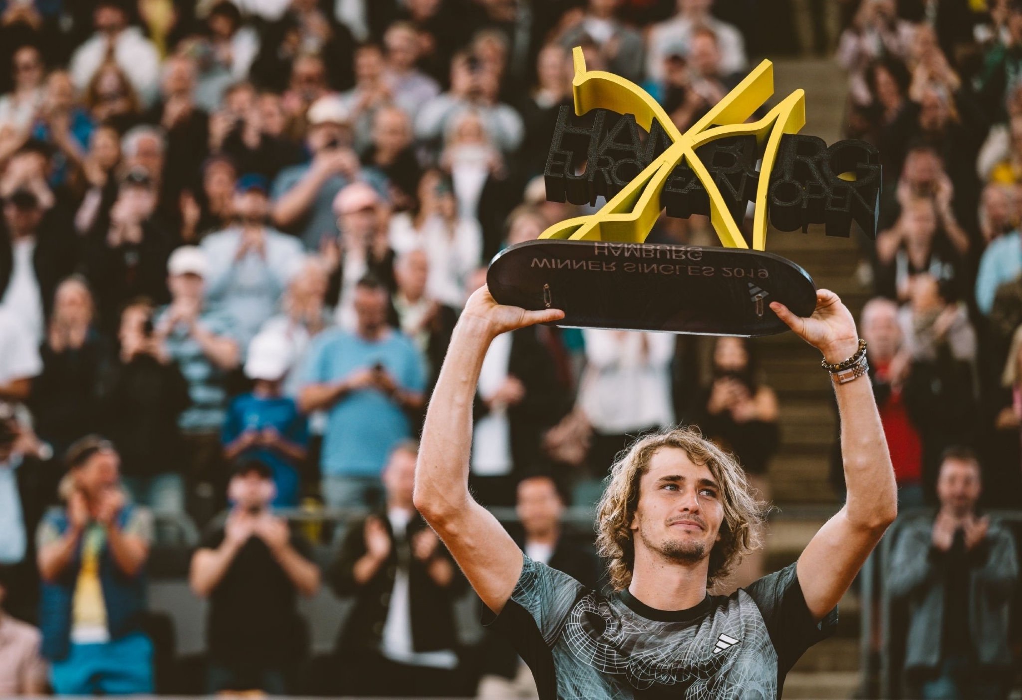 包含年终总决赛轻取拉沃尔杯,兹维列夫点燃赛场的词条 包含年终总决赛轻取拉沃尔杯,兹维列夫点燃赛场的词条