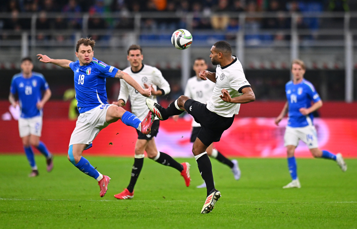 包含阿尔巴尼亚悍然战胜拉脱维亚，晋级欧国联半决赛的词条