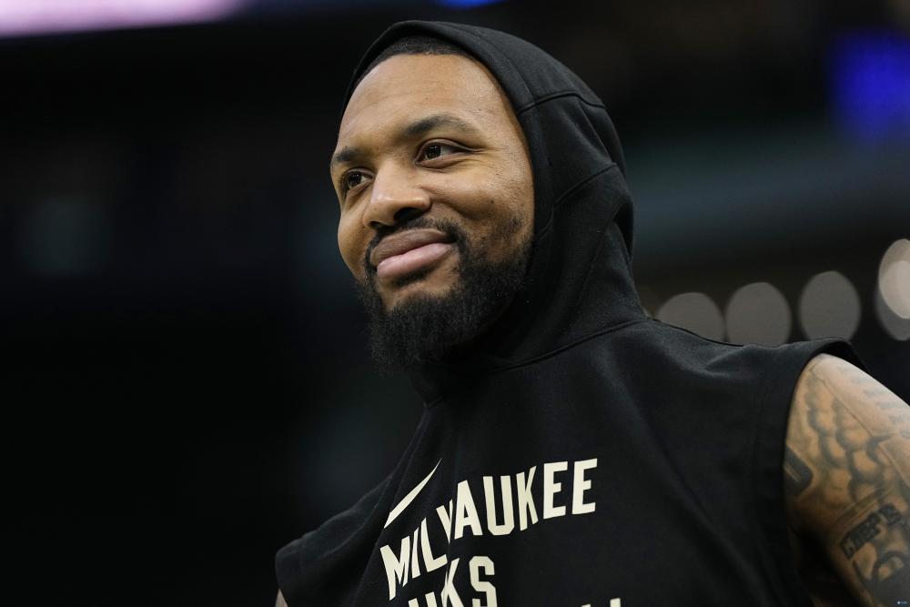 勇士轻取公牛，利拉德高光表现