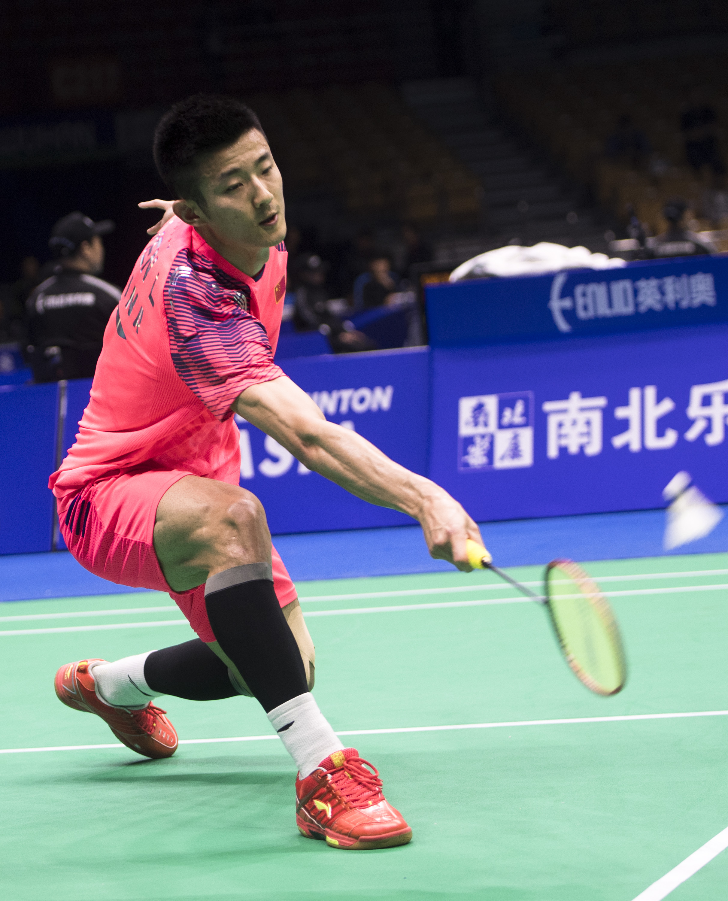 包含韩国羽毛球队轻取英格兰羽毛球队，谌龙惊艳世界的词条