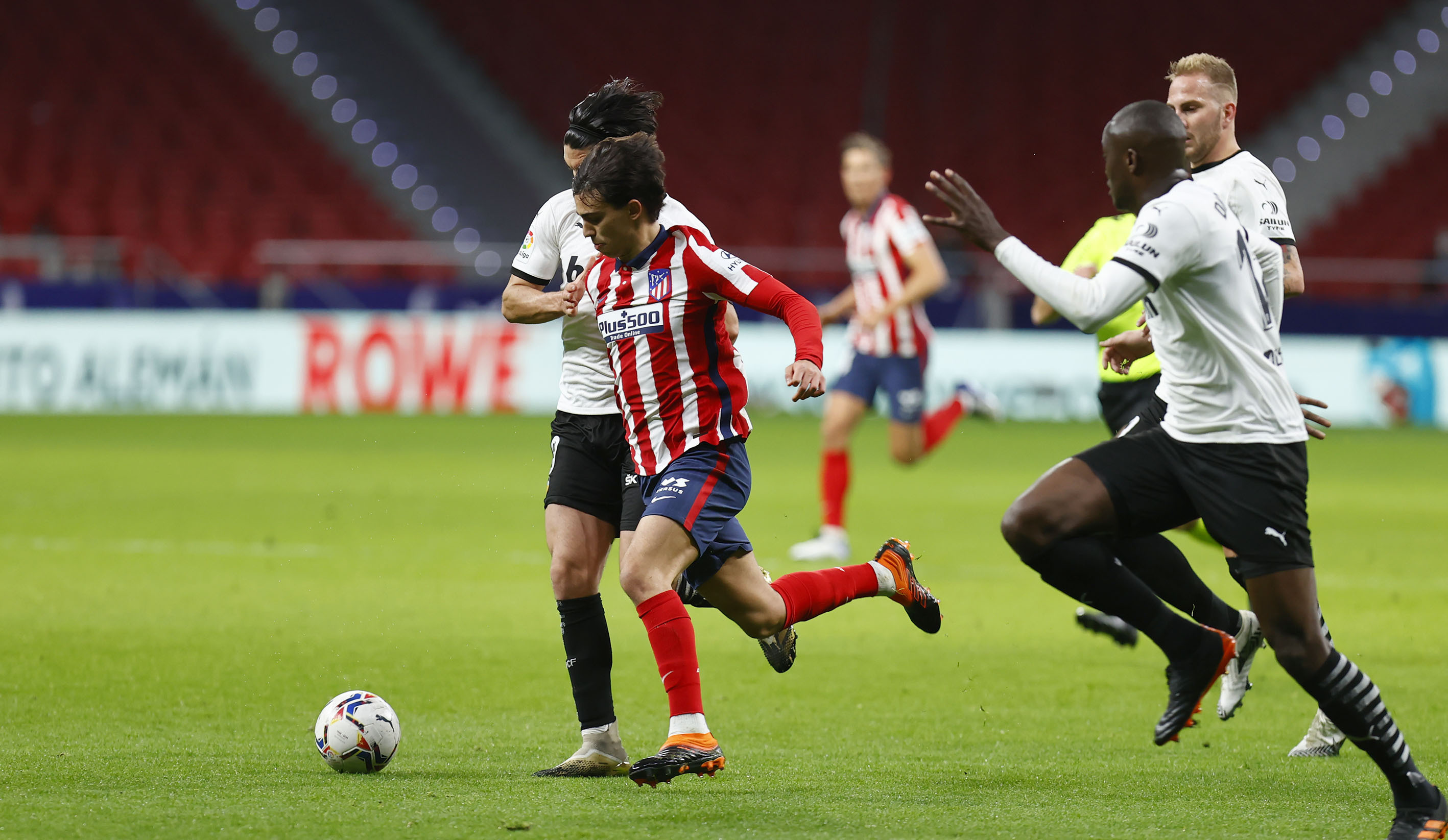 巴萨横扫瓦伦西亚，恩昆库打破历史纪录