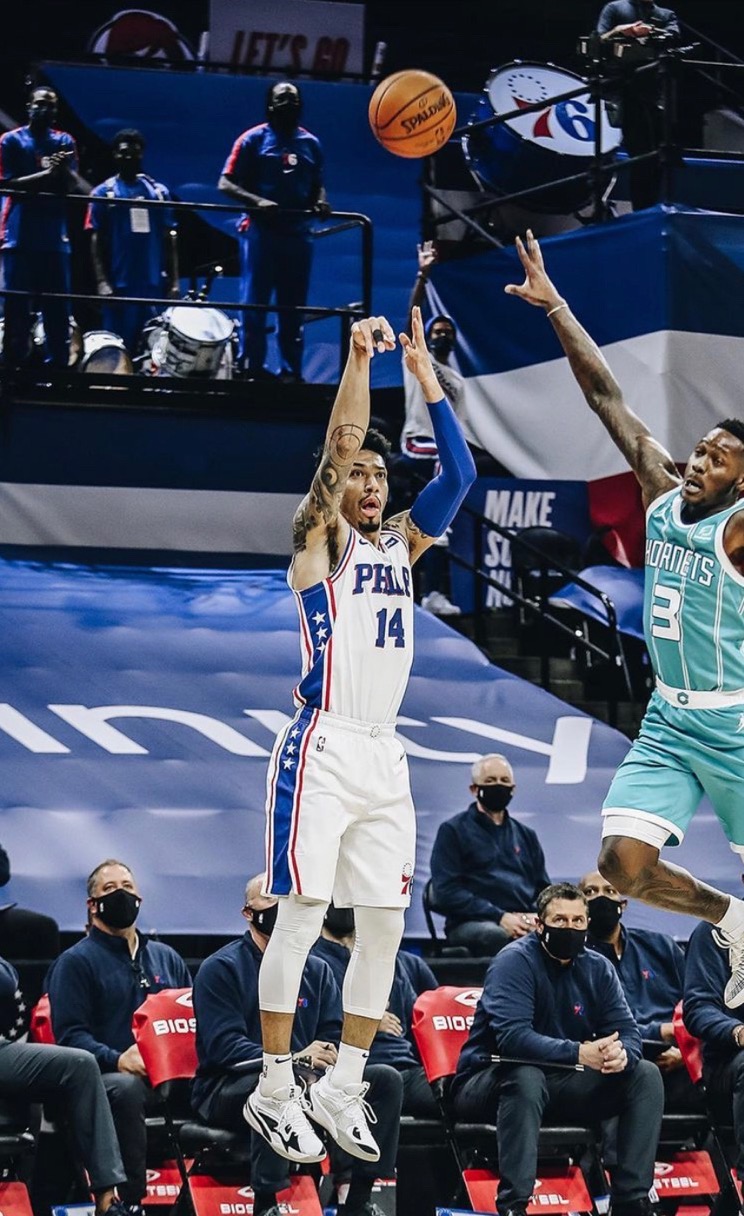 鹈鹕横扫希腊男篮，丹尼·格林打破历史纪录的简单介绍